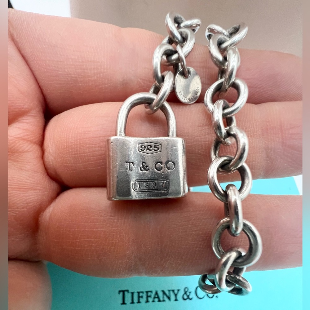 🔴Authentic TIFFANY & CO VINTAGE Sterling Silver 1837 Padlock Lock Bracelet🔴 - Picture 2 of 12